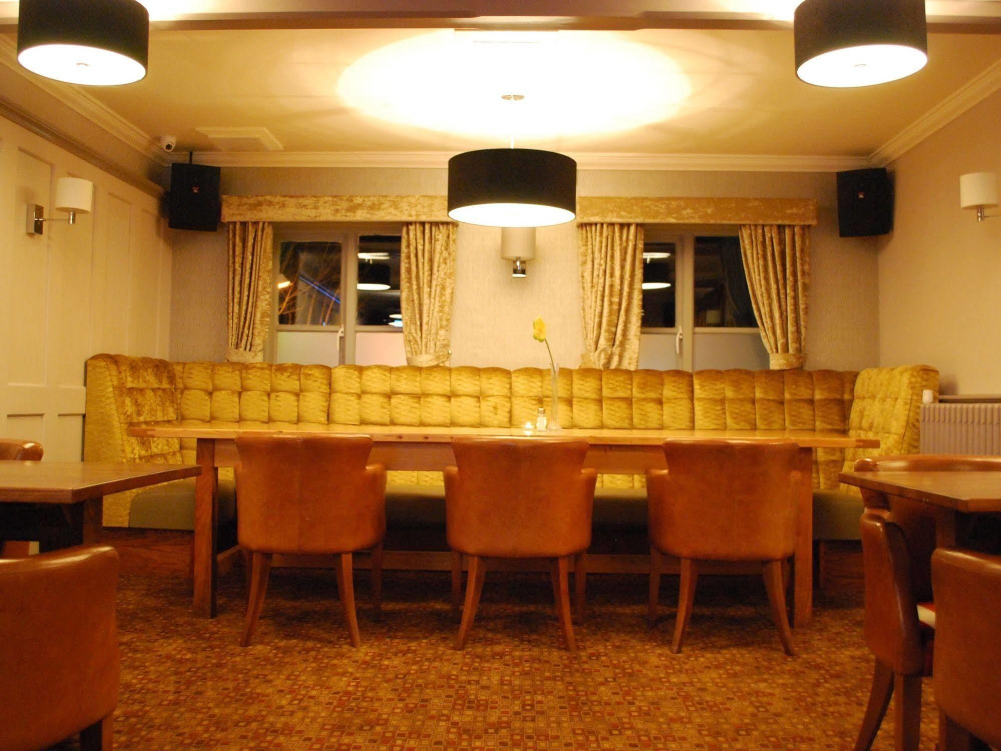The Warwick Arms Hotel Chew Magna Exterior foto